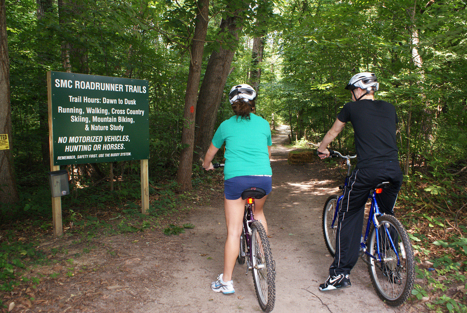 Students biking on the SMC Roadrunner Trails